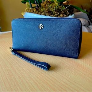 Tory Burch Robinson Saffiano Continental Wallet